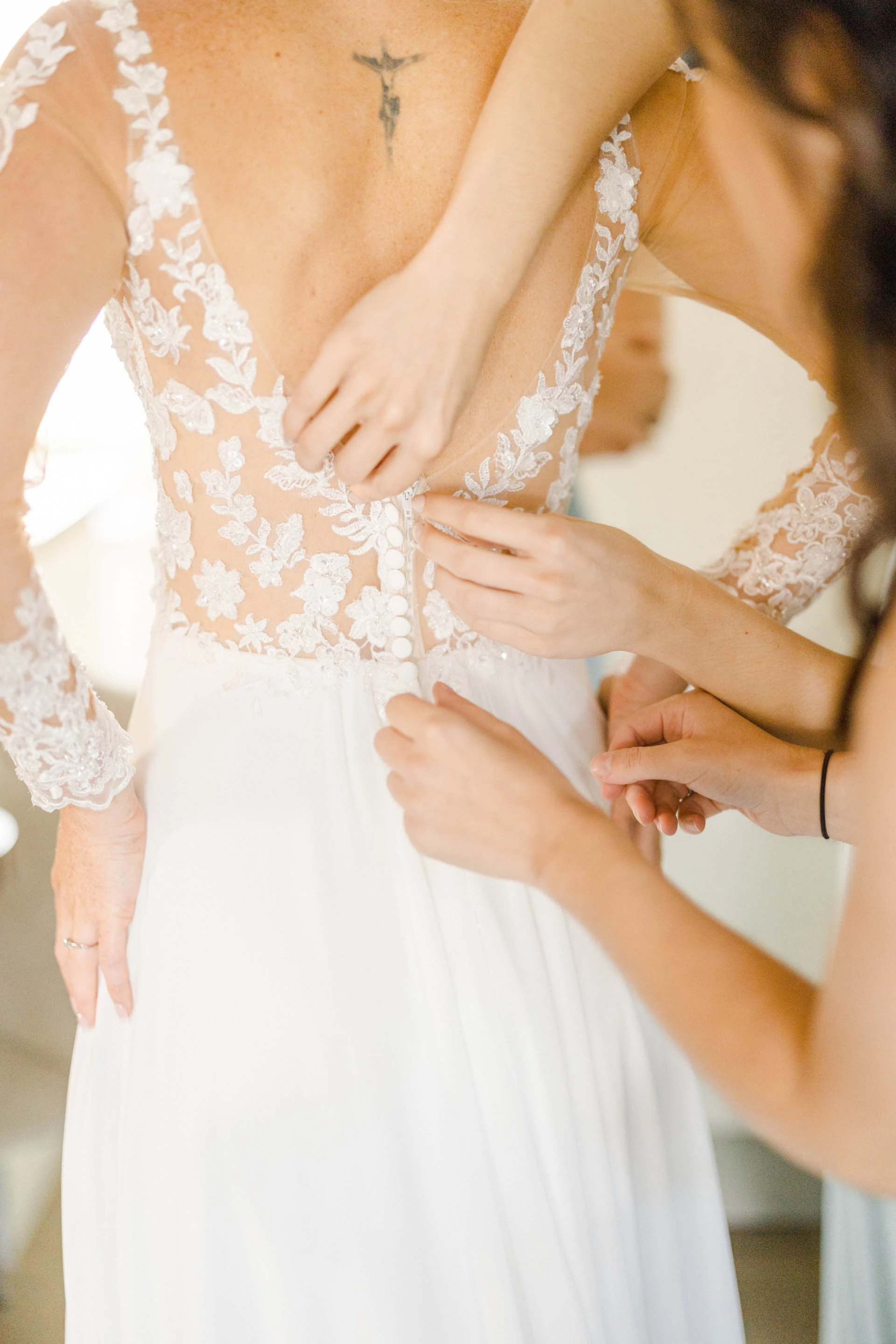 blanc robe dentelle gris marron